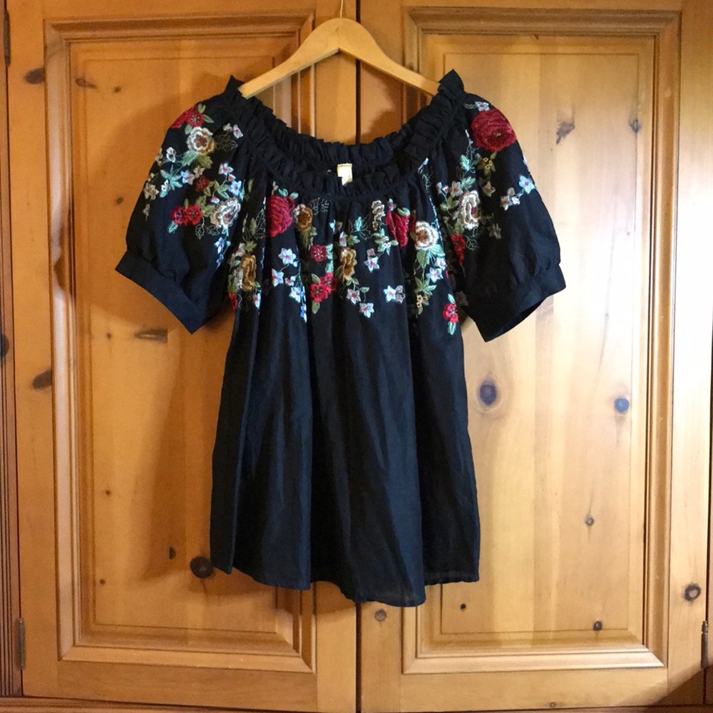 Embroidered Peasant Blouse NWOT